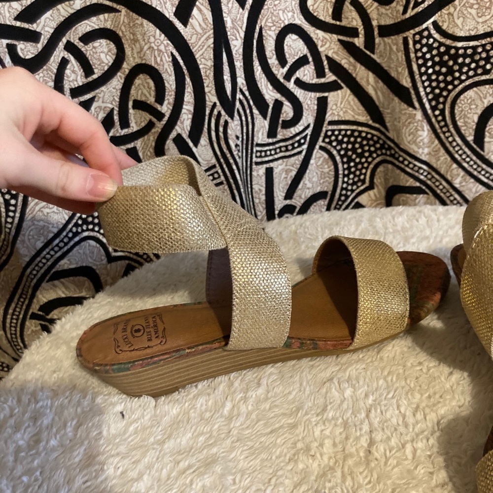 NEW IN BOX Gold Lucky Brand Sandals Size 9